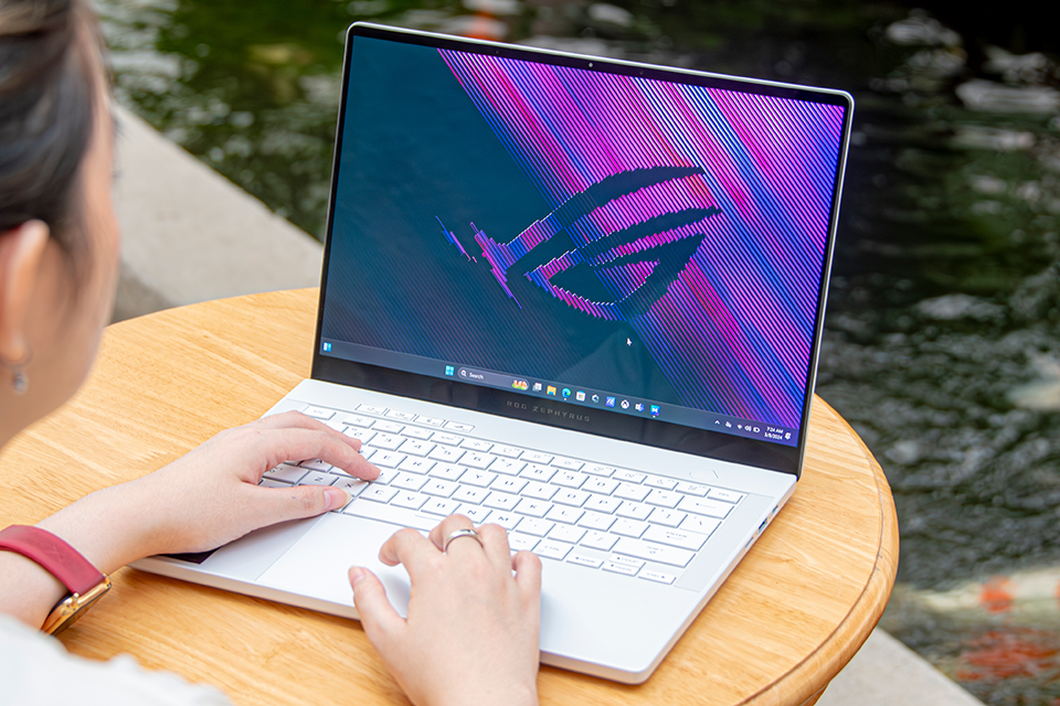 ROG Nebula OLED: Trải nghiệm hình ảnh đỉnh cao trên laptop gaming 2024 ROG Nebula OLED: Trải nghiệm hình ảnh đỉnh cao trên laptop gaming 2024