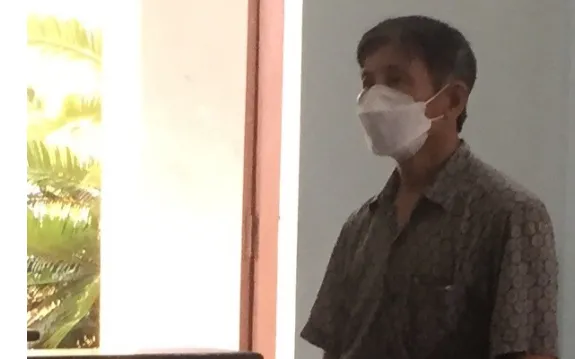 Nhận án tù 18 tháng vì trộm 14 con gà để bán làm quà mừng cưới cháu Nhận án tù 18 tháng vì trộm 14 con gà để bán làm quà mừng cưới cháu