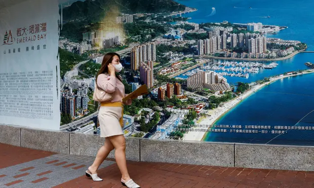 Một công ty bất động sản nợ 300 tỷ USD đang đe dọa toàn bộ nền kinh tế Trung Quốc Một công ty bất động sản nợ 300 tỷ USD đang đe dọa toàn bộ nền kinh tế Trung Quốc