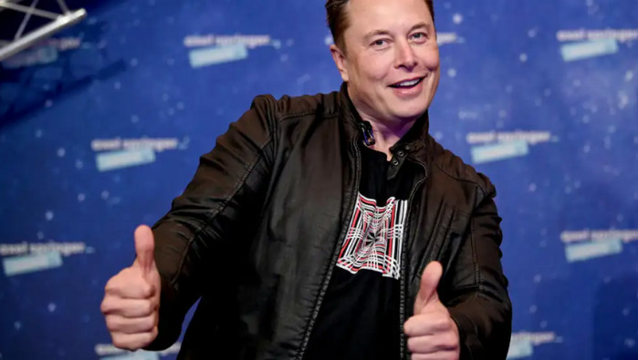 Tỷ phú Elon Musk chuẩn bị đi bán điện cho người dân Tỷ phú Elon Musk chuẩn bị đi bán điện cho người dân