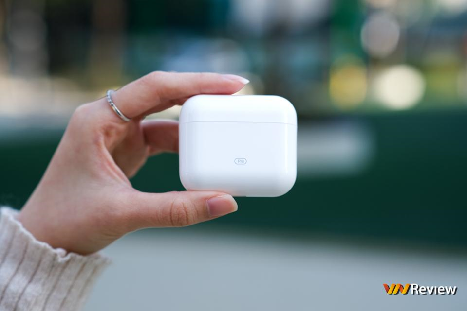 Đánh giá tai nghe true wireless AirB Pro: Ấn tượng “made in Vietnam” và chặng đường dài phía trước Đánh giá tai nghe true wireless AirB Pro: Ấn tượng “made in Vietnam” và chặng đường dài phía trước