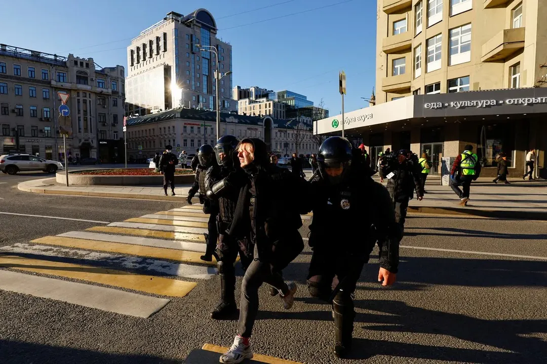 Người Nga đối mặt hậu quả từ chiến sự ở Ukraine Người Nga đối mặt hậu quả từ chiến sự ở Ukraine