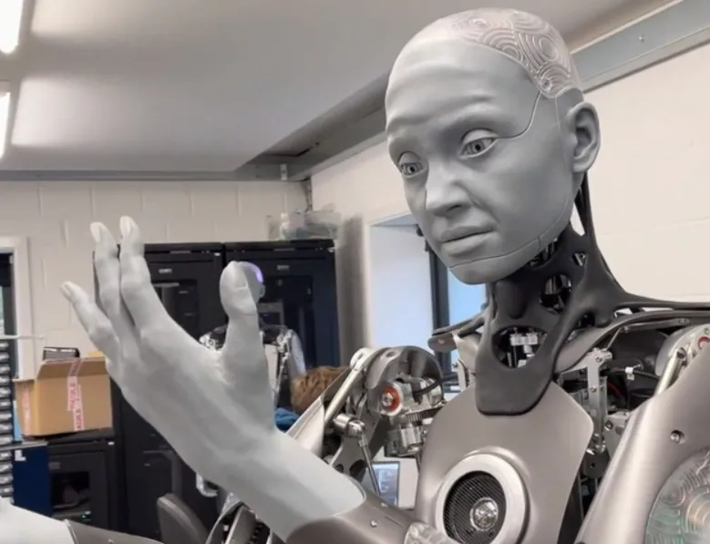 Elon Musk: mỗi gia đình sẽ có một robot hình người vào năm 2050 Elon Musk: mỗi gia đình sẽ có một robot hình người vào năm 2050