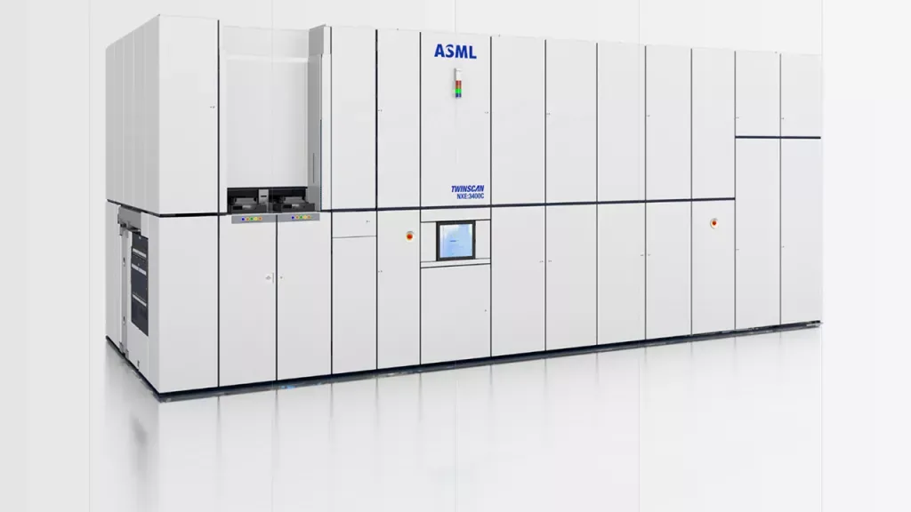 ASML cảnh báo không sản xuất đủ máy quang khắc chip ASML cảnh báo không sản xuất đủ máy quang khắc chip