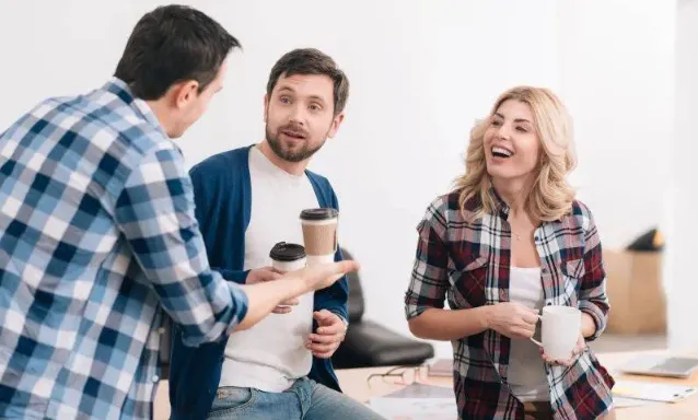 Sự thật về khả năng bắt chuyện với người khác giới của nam và nữ Sự thật về khả năng bắt chuyện với người khác giới của nam và nữ