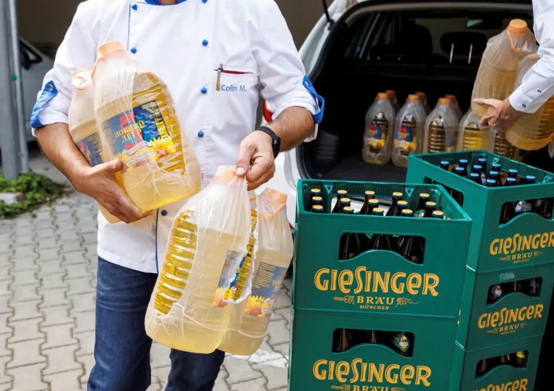 Khan hiếm dầu ăn, nhà hàng phải đổi bia lấy dầu ăn Khan hiếm dầu ăn, nhà hàng phải đổi bia lấy dầu ăn