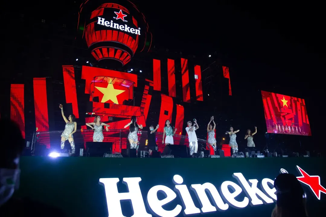 Bùng nổ Heineken Refresh Your Music – đại nhạc hội EDM và khinh khí cầu tại Việt Nam với tầm cỡ quốc tế Bùng nổ Heineken Refresh Your Music – đại nhạc hội EDM và khinh khí cầu tại Việt Nam với tầm cỡ quốc tế