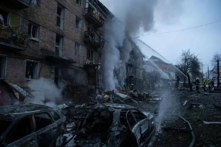 Chỉ huy Ukraine thừa nhận có thương vong nặng nề và ông đã bị quân đội Nga bao vây, số người chết quá lớn nên không thể thống kê chính xác Chỉ huy Ukraine thừa nhận có thương vong nặng nề và ông đã bị quân đội Nga bao vây, số người chết quá lớn nên không thể thống kê chính xác