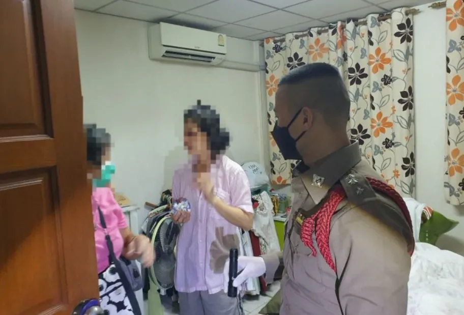 Mặt trái của sống độc thân: mắc kẹt 3 ngày trong nhà tắm, cầu cứu trong vô vọng, may mắn sống sót nhờ nước máy Mặt trái của sống độc thân: mắc kẹt 3 ngày trong nhà tắm, cầu cứu trong vô vọng, may mắn sống sót nhờ nước máy