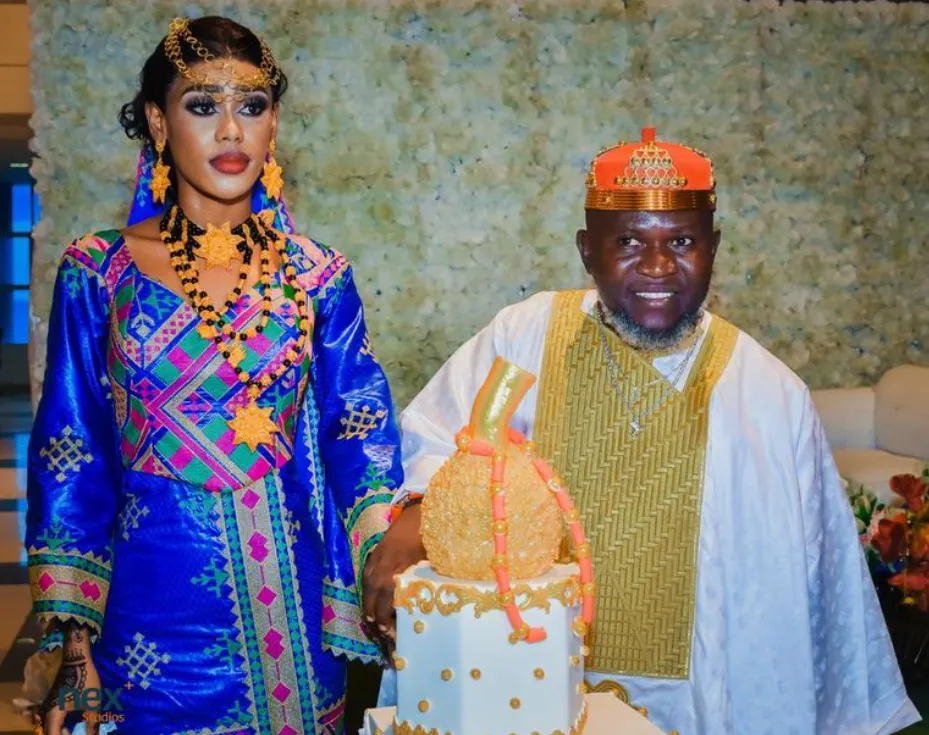 Chuyện lạ có thật: cầu thủ bóng đá nhờ anh trai làm chú rể thay vì vướng trận đấu quan trọng Chuyện lạ có thật: cầu thủ bóng đá nhờ anh trai làm chú rể thay vì vướng trận đấu quan trọng