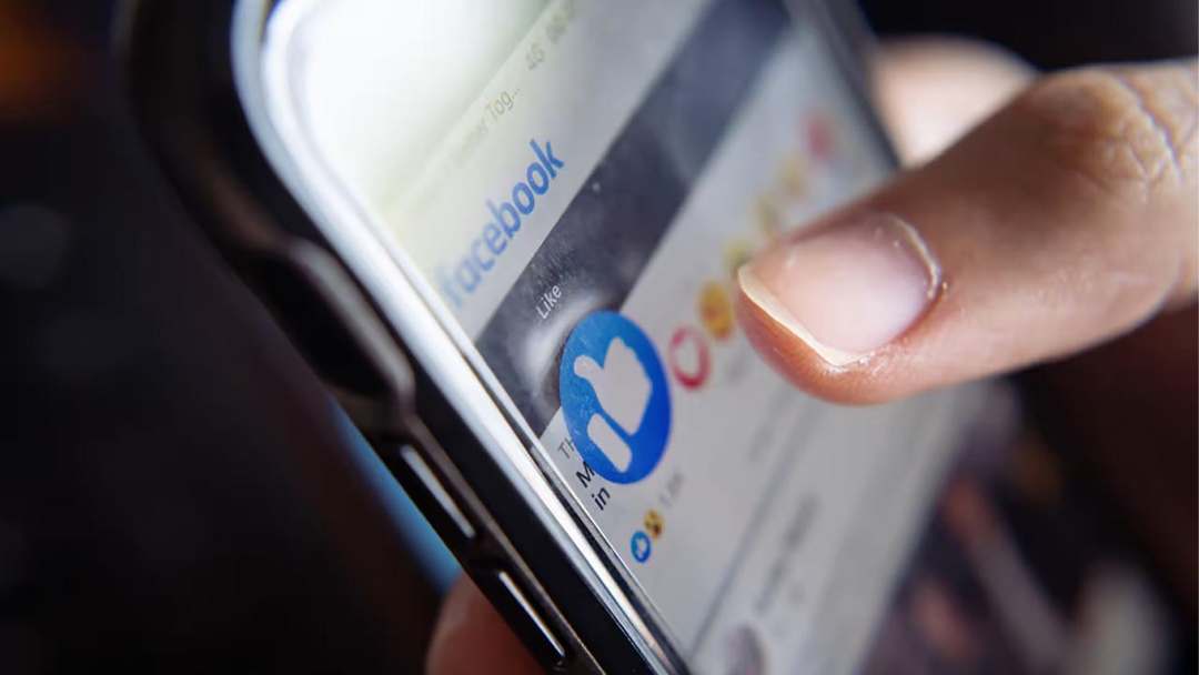 Mẹo đơn giản không cho người khác thấy bạn like, comment dạo trên Facebook Mẹo đơn giản không cho người khác thấy bạn like, comment dạo trên Facebook