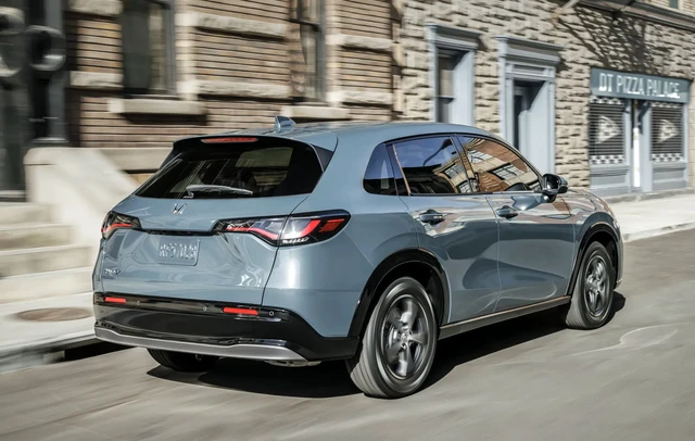 Hàng trăm chủ xe Honda HR-V bị vỡ kính sau vì một tính năng của xe Hàng trăm chủ xe Honda HR-V bị vỡ kính sau vì một tính năng của xe