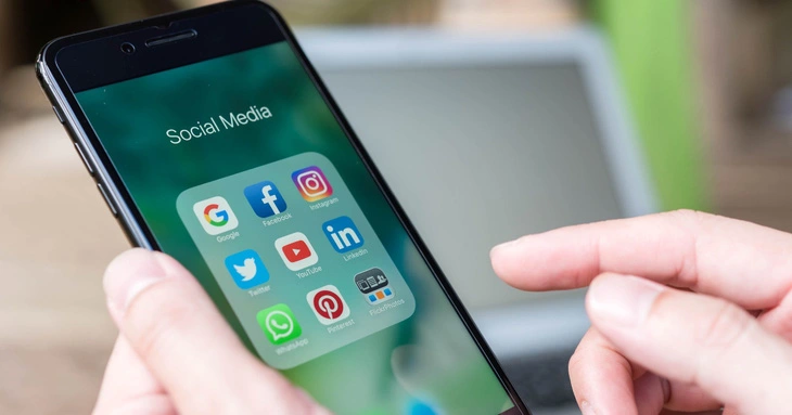 Đất nước châu Âu này đang cân nhắc cấm người dưới 16 tuổi dùng smartphone, mạng xã hội Đất nước châu Âu này đang cân nhắc cấm người dưới 16 tuổi dùng smartphone, mạng xã hội