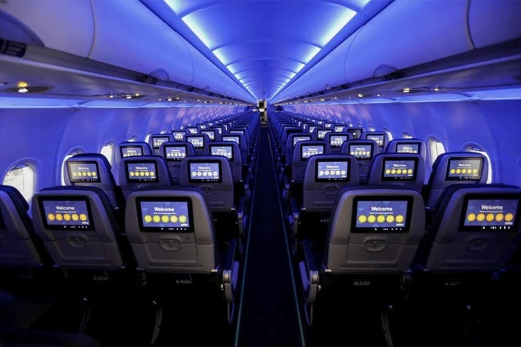 Lý do máy bay tắt đèn cabin khi cất, hạ cánh? Lý do máy bay tắt đèn cabin khi cất, hạ cánh?