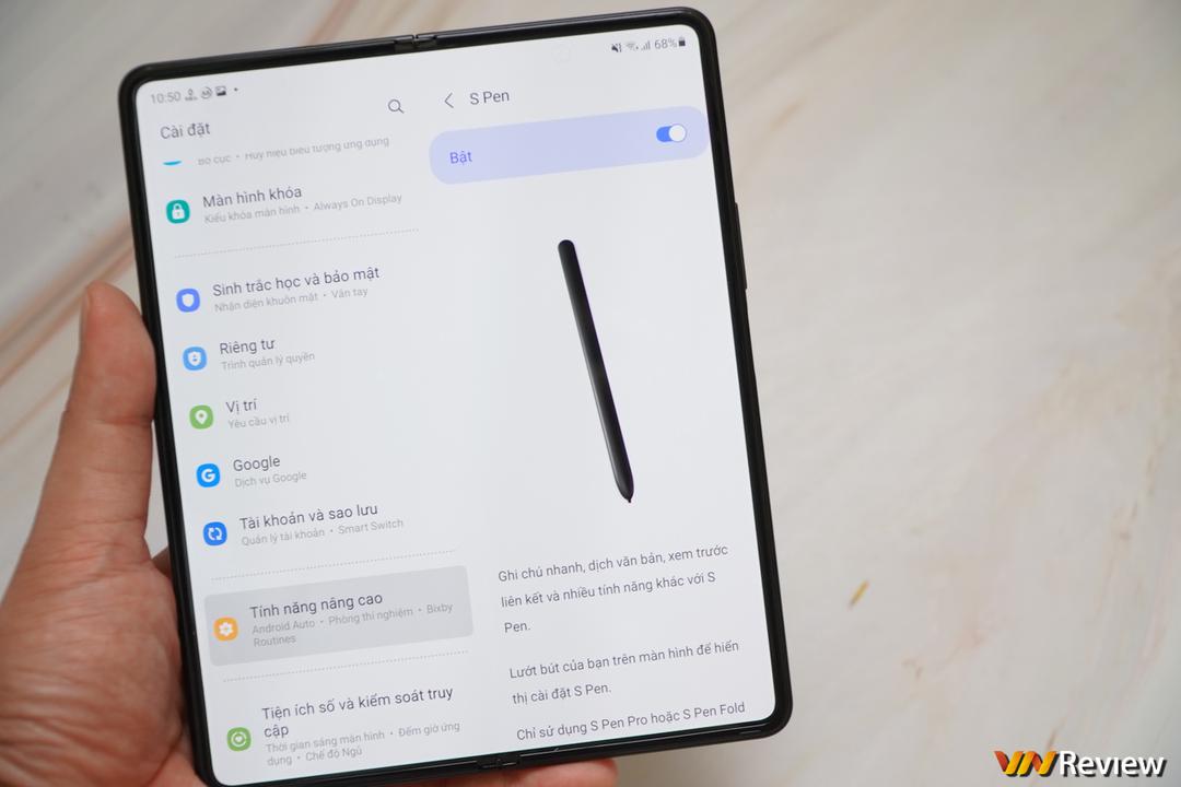 Trên tay Galaxy Z Fold 3 tại Việt Nam: camera ẩn dưới màn hình, chống nước IPX8, hỗ trợ S Pen Trên tay Galaxy Z Fold 3 tại Việt Nam: camera ẩn dưới màn hình, chống nước IPX8, hỗ trợ S Pen