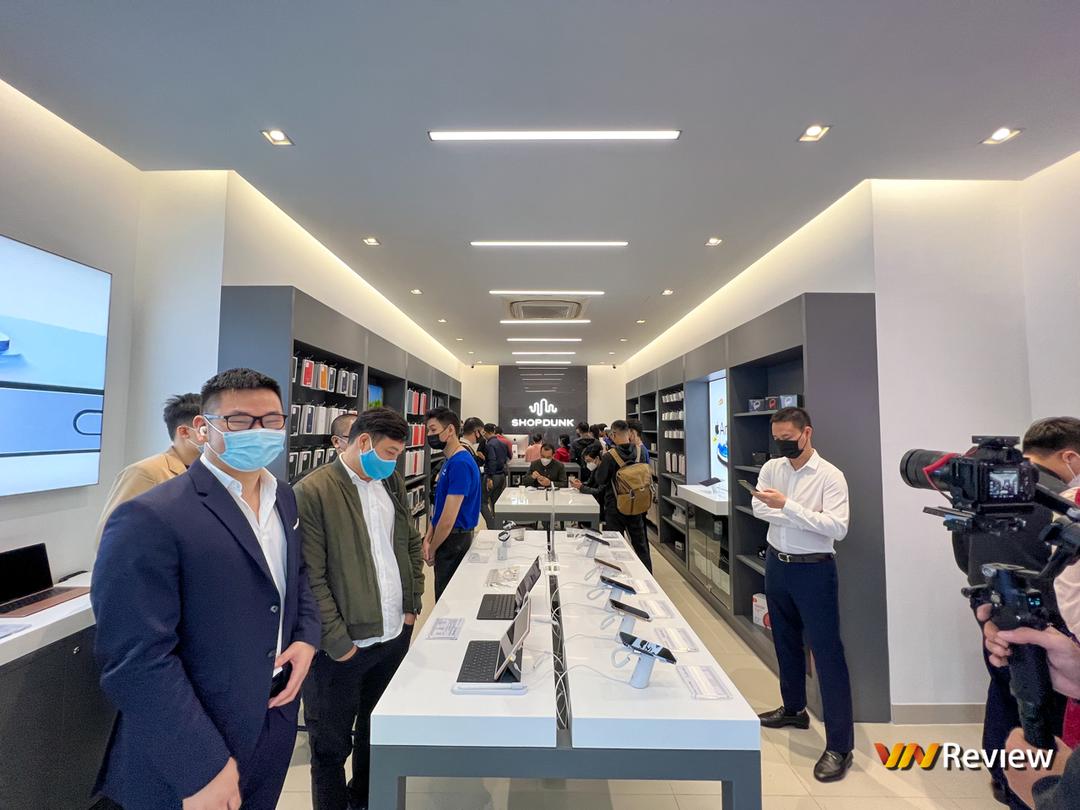 ShopDunk khai trương đồng loạt 5 cửa hàng Apple Mono Store và mở bán iPhone 13 chính hãng tại Việt Nam ShopDunk khai trương đồng loạt 5 cửa hàng Apple Mono Store và mở bán iPhone 13 chính hãng tại Việt Nam