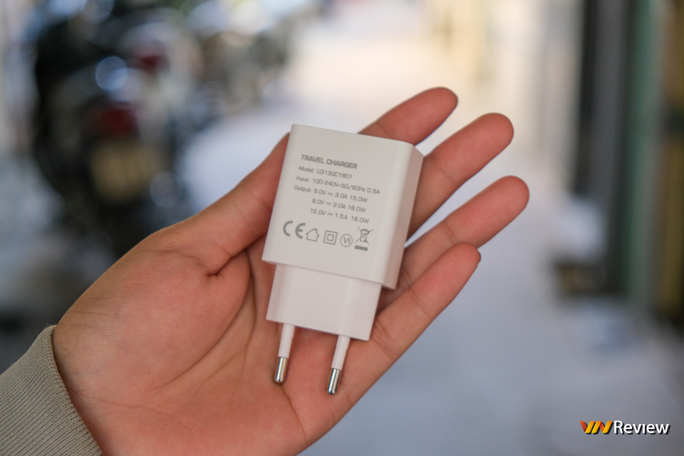 Mở hộp Bphone A60: “Smartphone quốc dân” mới của Bkav có gì? Mở hộp Bphone A60: “Smartphone quốc dân” mới của Bkav có gì?