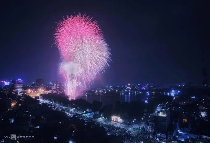 Hà Nội hủy kế hoạch bắn pháo hoa Tết Nguyên đán Hà Nội hủy kế hoạch bắn pháo hoa Tết Nguyên đán