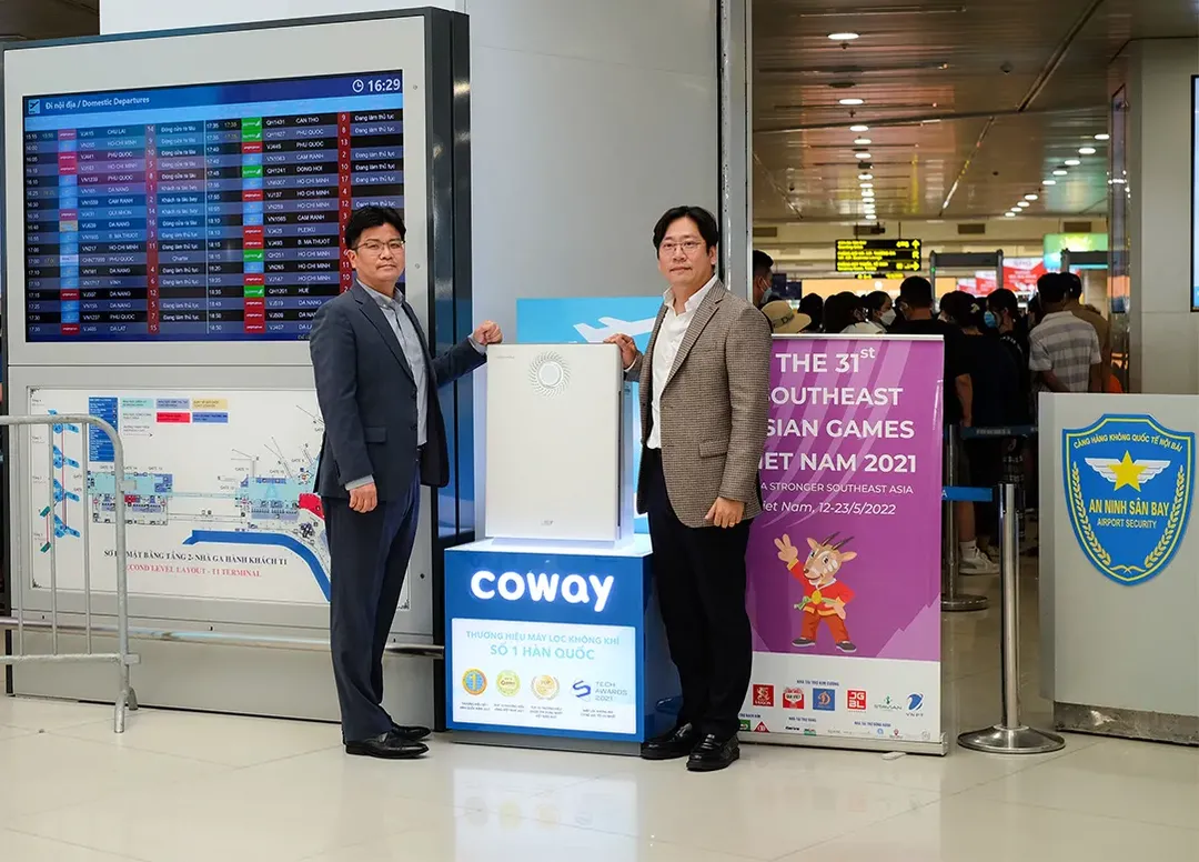 Công ty TNHH Coway Vina trao tặng máy lọc không khí cho Cảng hàng không quốc tế Nội Bài Công ty TNHH Coway Vina trao tặng máy lọc không khí cho Cảng hàng không quốc tế Nội Bài
