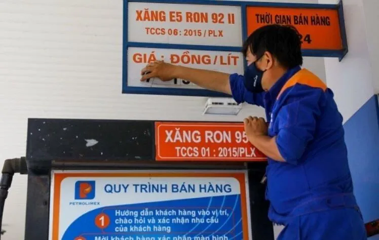 Giá xăng dầu hôm nay 23.5.2022: Sẽ tăng gần 1.000 đồng/lít? Giá xăng dầu hôm nay 23.5.2022: Sẽ tăng gần 1.000 đồng/lít?