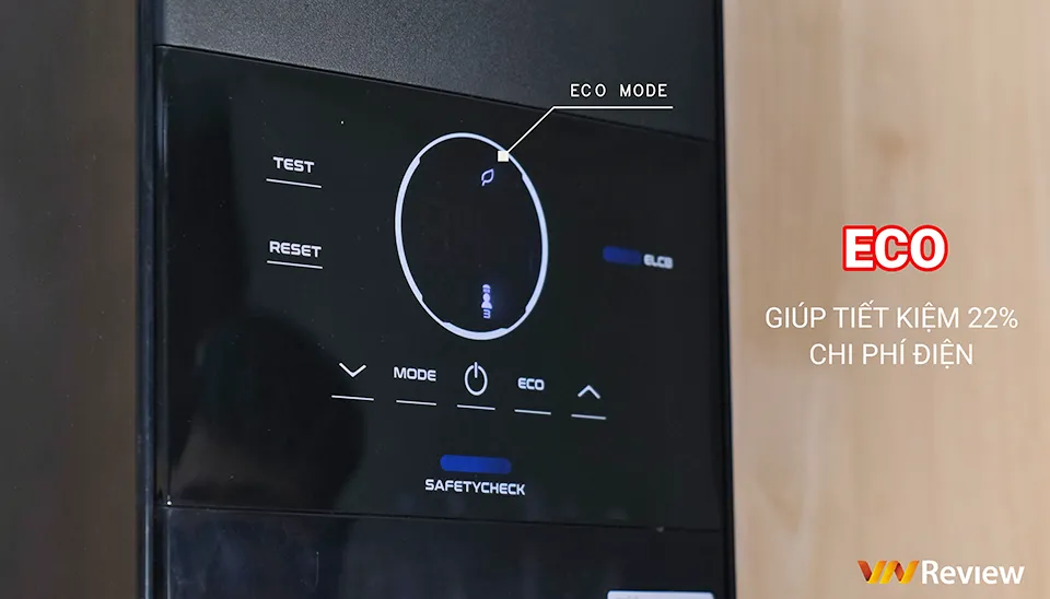 Trải nghiệm thực tế 6 tính năng “ấm - yên” của máy nước nóng Ariston Aures Trải nghiệm thực tế 6 tính năng “ấm - yên” của máy nước nóng Ariston Aures