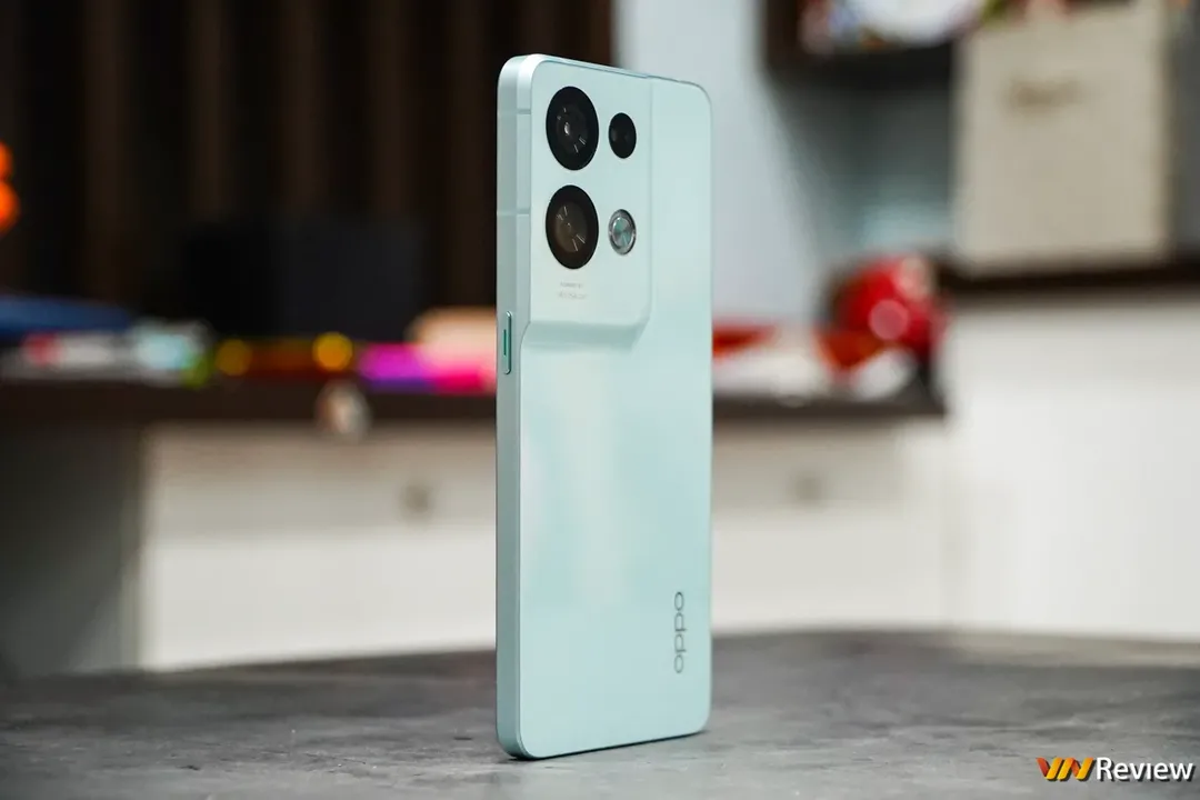Đánh giá Oppo Reno8 Pro 5G: làm rất tốt bên ngoài nhưng vẫn còn thiếu một chút ở bên trong Đánh giá Oppo Reno8 Pro 5G: làm rất tốt bên ngoài nhưng vẫn còn thiếu một chút ở bên trong