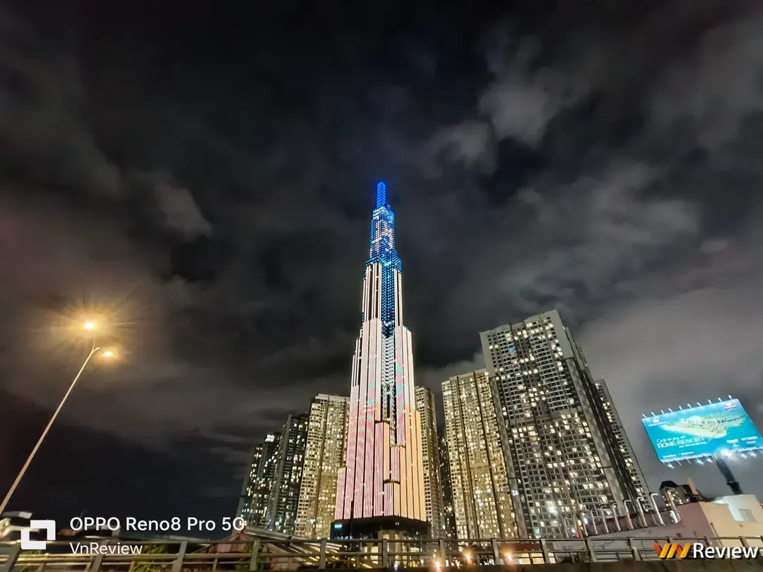 Đánh giá Oppo Reno8 Pro 5G: làm rất tốt bên ngoài nhưng vẫn còn thiếu một chút ở bên trong Đánh giá Oppo Reno8 Pro 5G: làm rất tốt bên ngoài nhưng vẫn còn thiếu một chút ở bên trong