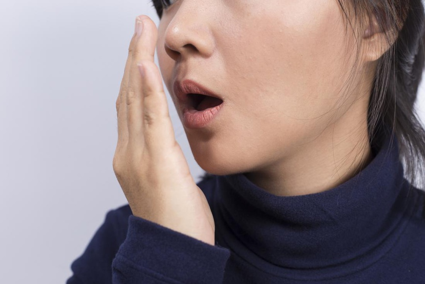 Sỏi amidan: Thủ phạm không ngờ khiến nhiều người bị hôi miệng dai dẳng Sỏi amidan: Thủ phạm không ngờ khiến nhiều người bị hôi miệng dai dẳng