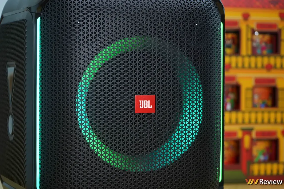 Đánh giá JBL PartyBox Encore: loa karaoke di động nhỏ gọn đủ món ăn chơi   Đánh giá JBL PartyBox Encore: loa karaoke di động nhỏ gọn đủ món ăn chơi