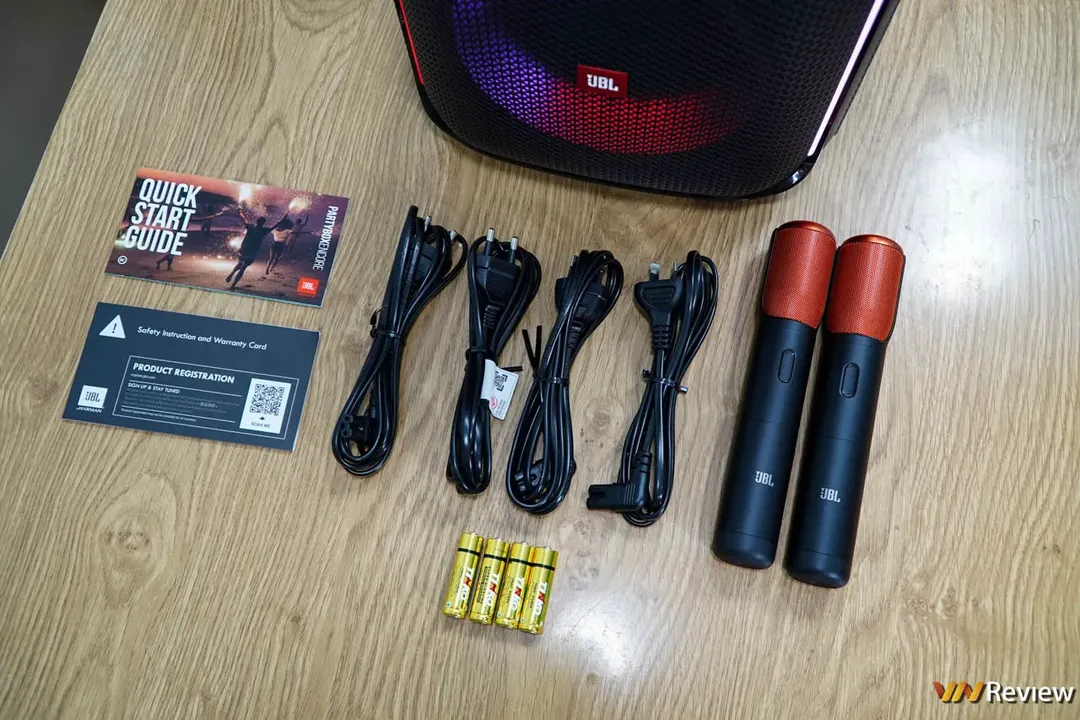 Đánh giá JBL PartyBox Encore: loa karaoke di động nhỏ gọn đủ món ăn chơi   Đánh giá JBL PartyBox Encore: loa karaoke di động nhỏ gọn đủ món ăn chơi