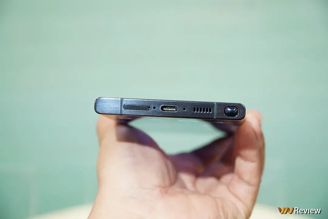 Trải nghiệm Galaxy S23 Ultra: tiếp tục chiến lược hợp nhất Note và S, camera 200MP hứa hẹn tạo cuộc đua mới trong giới smartphone   Trải nghiệm Galaxy S23 Ultra: tiếp tục chiến lược hợp nhất Note và S, camera 200MP hứa hẹn tạo cuộc đua mới trong giới smartphone