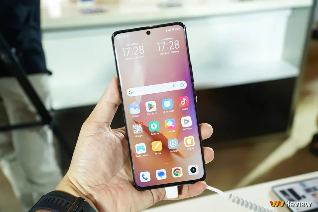 Trên tay Xiaomi 13 Pro - smartphone gần 30 triệu đồng của Xiaomi vừa ra mắt tại Việt Nam, chụp thử camera Leica xem có như lời đồn Trên tay Xiaomi 13 Pro - smartphone gần 30 triệu đồng của Xiaomi vừa ra mắt tại Việt Nam, chụp thử camera Leica xem có như lời đồn