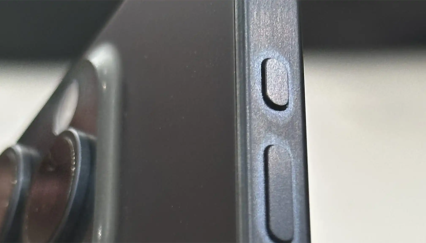 iPhone 15 và 81 kiếp nạn: vỏ dễ vỡ, bay màu sơn, máy nóng nhanh,... iPhone 15 và 81 kiếp nạn: vỏ dễ vỡ, bay màu sơn, máy nóng nhanh,...