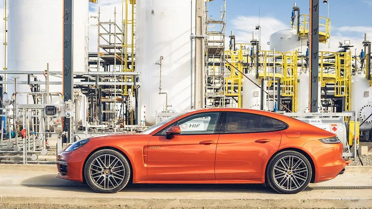 Porsche làm được xăng từ... không khí, nhưng nhược điểm chết người này khiến chúng khó phổ biến Porsche làm được xăng từ... không khí, nhưng nhược điểm chết người này khiến chúng khó phổ biến