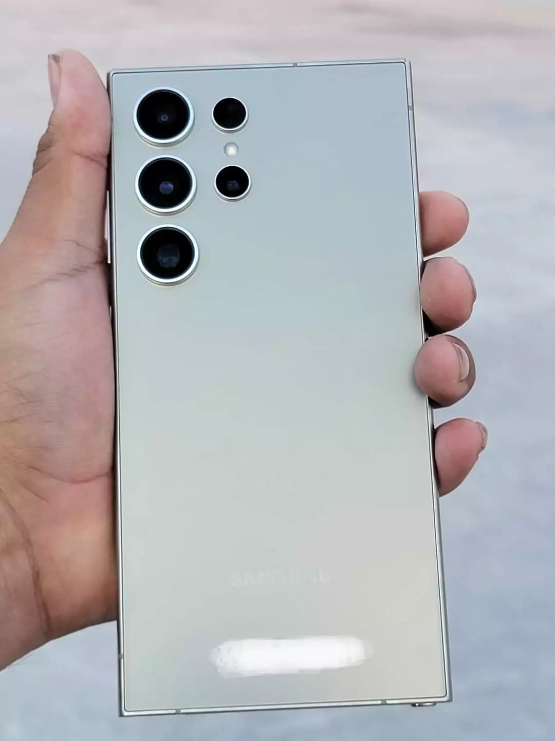 Lộ thiết kế Galaxy S24 Ultra: dân mạng thảng thốt, fan cũng giật mình - “sao nhìn y chang Sony Xperia?” Lộ thiết kế Galaxy S24 Ultra: dân mạng thảng thốt, fan cũng giật mình - “sao nhìn y chang Sony Xperia?”