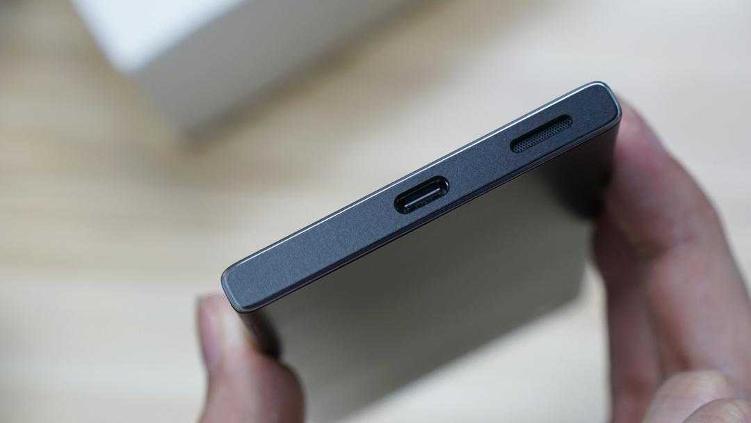 Lộ thiết kế Galaxy S24 Ultra: dân mạng thảng thốt, fan cũng giật mình - “sao nhìn y chang Sony Xperia?” Lộ thiết kế Galaxy S24 Ultra: dân mạng thảng thốt, fan cũng giật mình - “sao nhìn y chang Sony Xperia?”