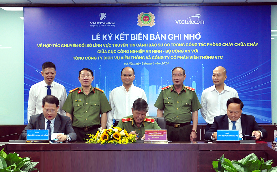 Ngành công an chuyển đổi số hoạt động truyền tin cảnh báo cháy Ngành công an chuyển đổi số hoạt động truyền tin cảnh báo cháy