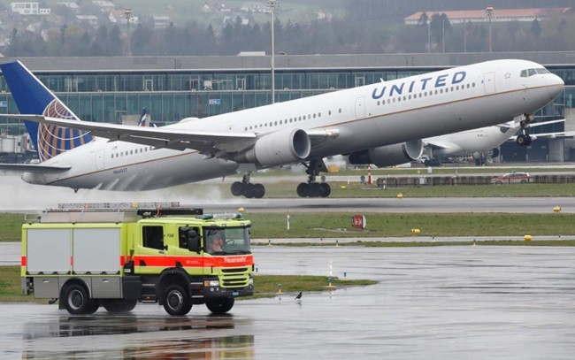 Hàng không toàn cầu gián đoạn ra sao khi Iran tấn công Israel Hàng không toàn cầu gián đoạn ra sao khi Iran tấn công Israel
