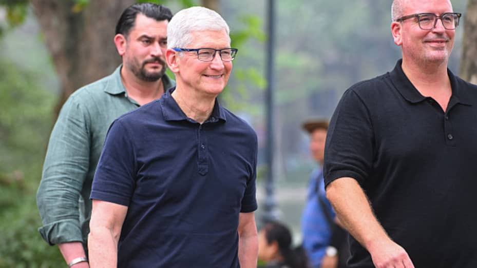 Apple tốn bao nhiêu tiền cho chuyên cơ riêng và an ninh của CEO Tim Cook? Apple tốn bao nhiêu tiền cho chuyên cơ riêng và an ninh của CEO Tim Cook?