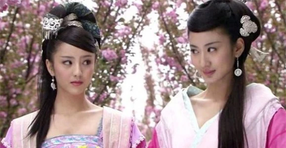 Tối ngày quấn quýt bên các mỹ nhân, dâm loạn vô độ đến suy kiệt cả tinh lực, cuối cùng đột tử ngay trên long sàng mà vẫn chưa có con Tối ngày quấn quýt bên các mỹ nhân, dâm loạn vô độ đến suy kiệt cả tinh lực, cuối cùng đột tử ngay trên long sàng mà vẫn chưa có con
