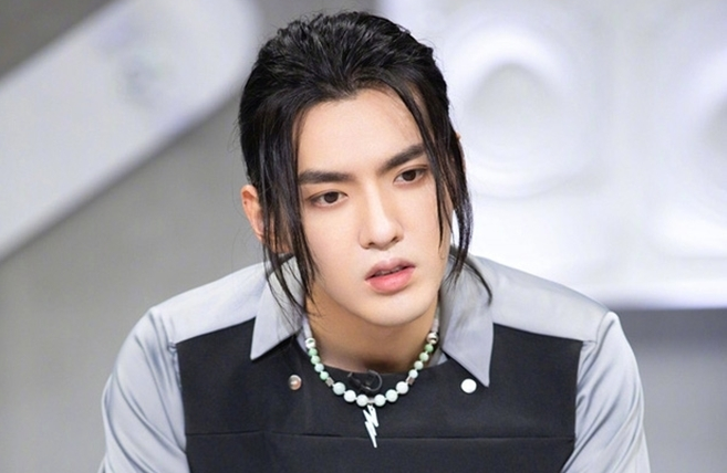 Ngô Diệc Phàm đối diện án tử hình, khai đồng phạm Triệu Vy và 46 tai to mặt lớn khác Ngô Diệc Phàm đối diện án tử hình, khai đồng phạm Triệu Vy và 46 tai to mặt lớn khác