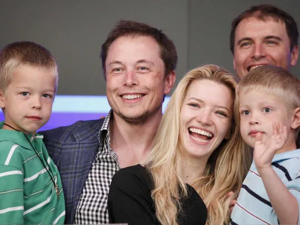 Con trai Elon Musk đổi tên, muốn được công nhận là phụ nữ và cắt đứt quan hệ cha con Con trai Elon Musk đổi tên, muốn được công nhận là phụ nữ và cắt đứt quan hệ cha con