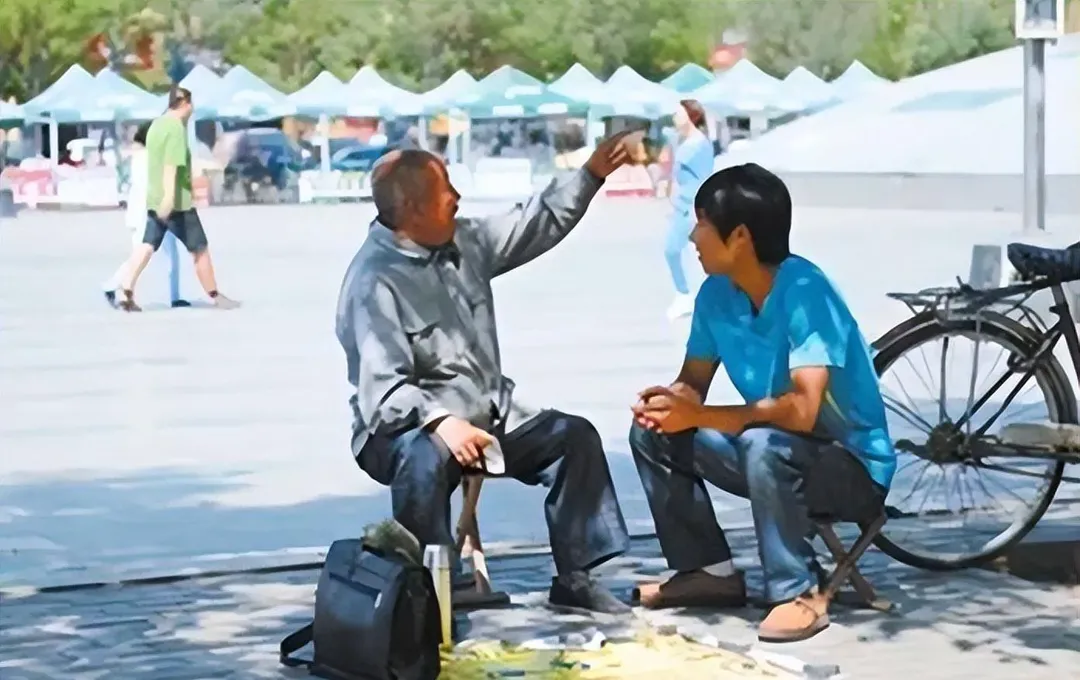 Tại sao thầy bói không biết bạn mà lại biết gia đình bạn có bao nhiêu người? Nó thực ra là một chiến thuật tâm lý Tại sao thầy bói không biết bạn mà lại biết gia đình bạn có bao nhiêu người? Nó thực ra là một chiến thuật tâm lý