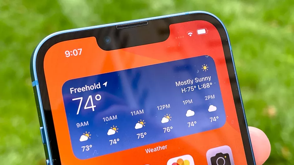 Đánh giá iPhone 13 và iPhone 13 mini từ các trang công nghệ quốc tế Đánh giá iPhone 13 và iPhone 13 mini từ các trang công nghệ quốc tế