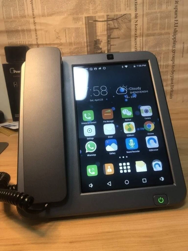 Thực hư điện thoại bàn thông minh chạy Android, có cả màn hình cảm ứng siêu to khổng lồ Thực hư điện thoại bàn thông minh chạy Android, có cả màn hình cảm ứng siêu to khổng lồ