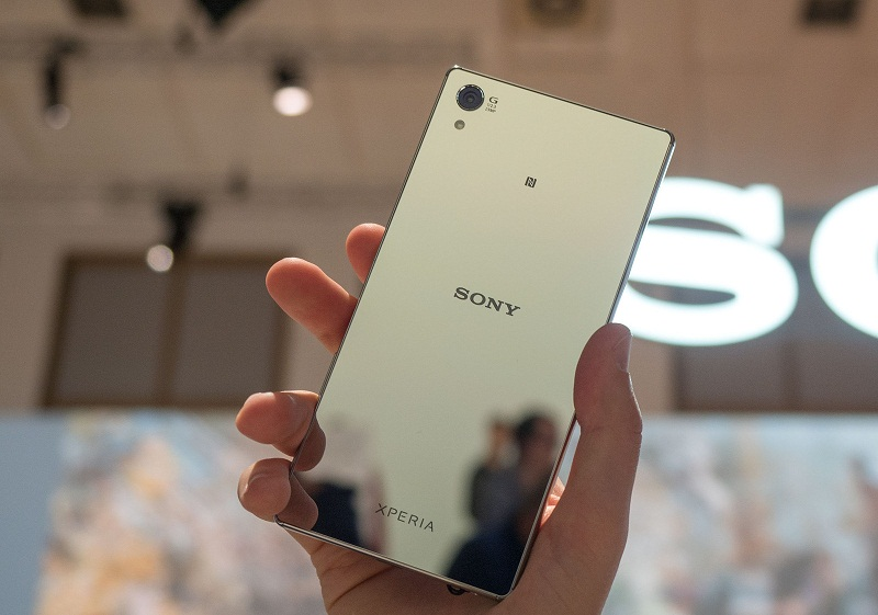 Nhìn lại chiếc điện thoại có màn hình 4K đầu tiên: Sony Xperia Z5 Premium Nhìn lại chiếc điện thoại có màn hình 4K đầu tiên: Sony Xperia Z5 Premium