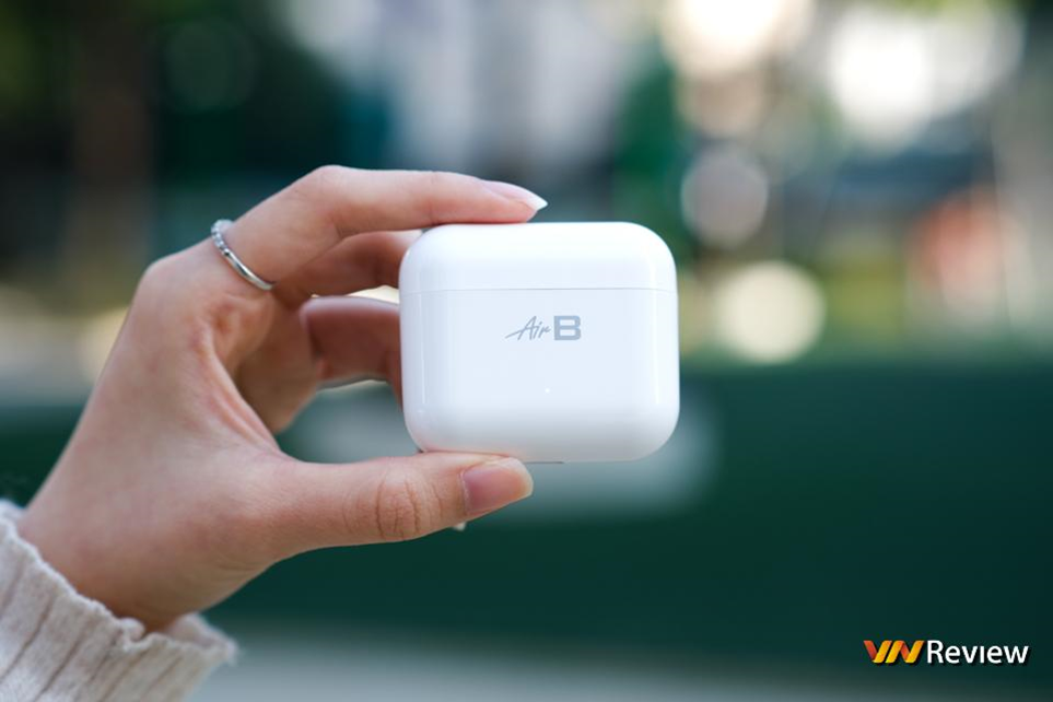 Đánh giá tai nghe true wireless AirB Pro: Ấn tượng “made in Vietnam” và chặng đường dài phía trước Đánh giá tai nghe true wireless AirB Pro: Ấn tượng “made in Vietnam” và chặng đường dài phía trước