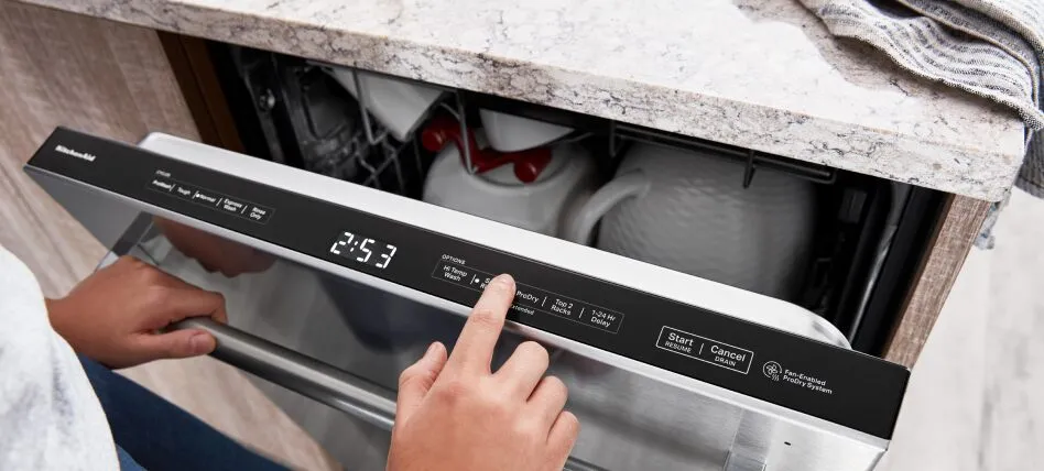 Vì sao máy rửa bát lại chạy êm, kể cả tiếng phun nước lên bát đĩa cũng khó thấy? Vì sao máy rửa bát lại chạy êm, kể cả tiếng phun nước lên bát đĩa cũng khó thấy?