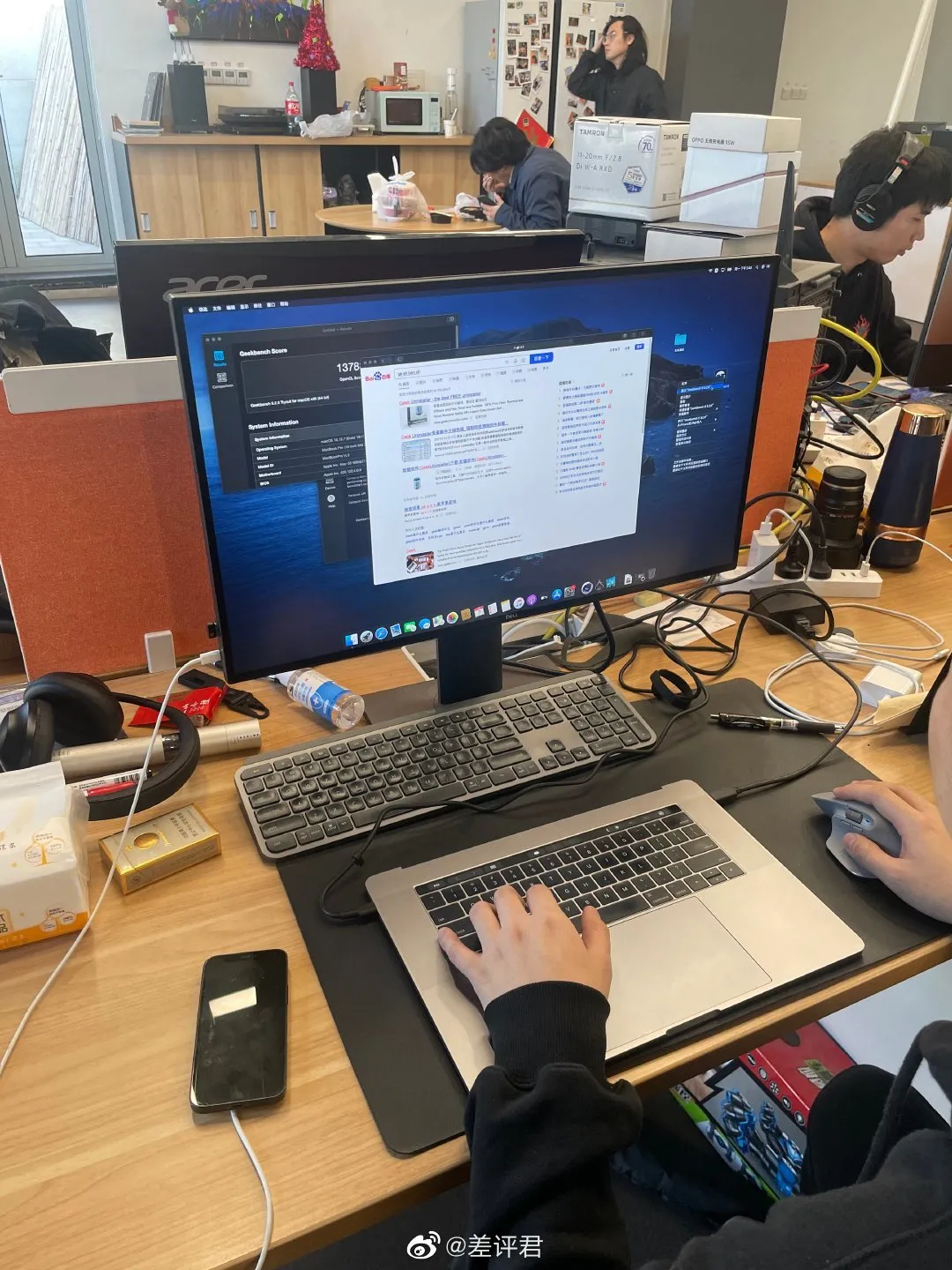 Lý do gì cộng đồng PC thi nhau mua MacBook... không có màn hình? Lý do gì cộng đồng PC thi nhau mua MacBook... không có màn hình?