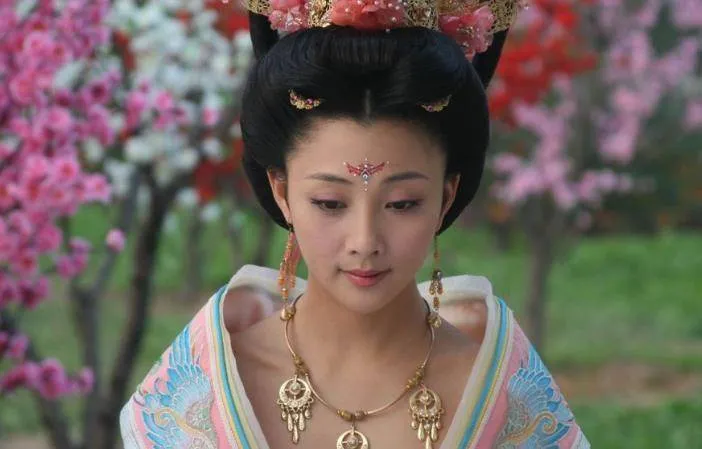 Phi tần Trung Quốc bị bít hậu môn khi an táng là có cơ sở khoa học hay chỉ là mê tín phong kiến cổ hủ Phi tần Trung Quốc bị bít hậu môn khi an táng là có cơ sở khoa học hay chỉ là mê tín phong kiến cổ hủ